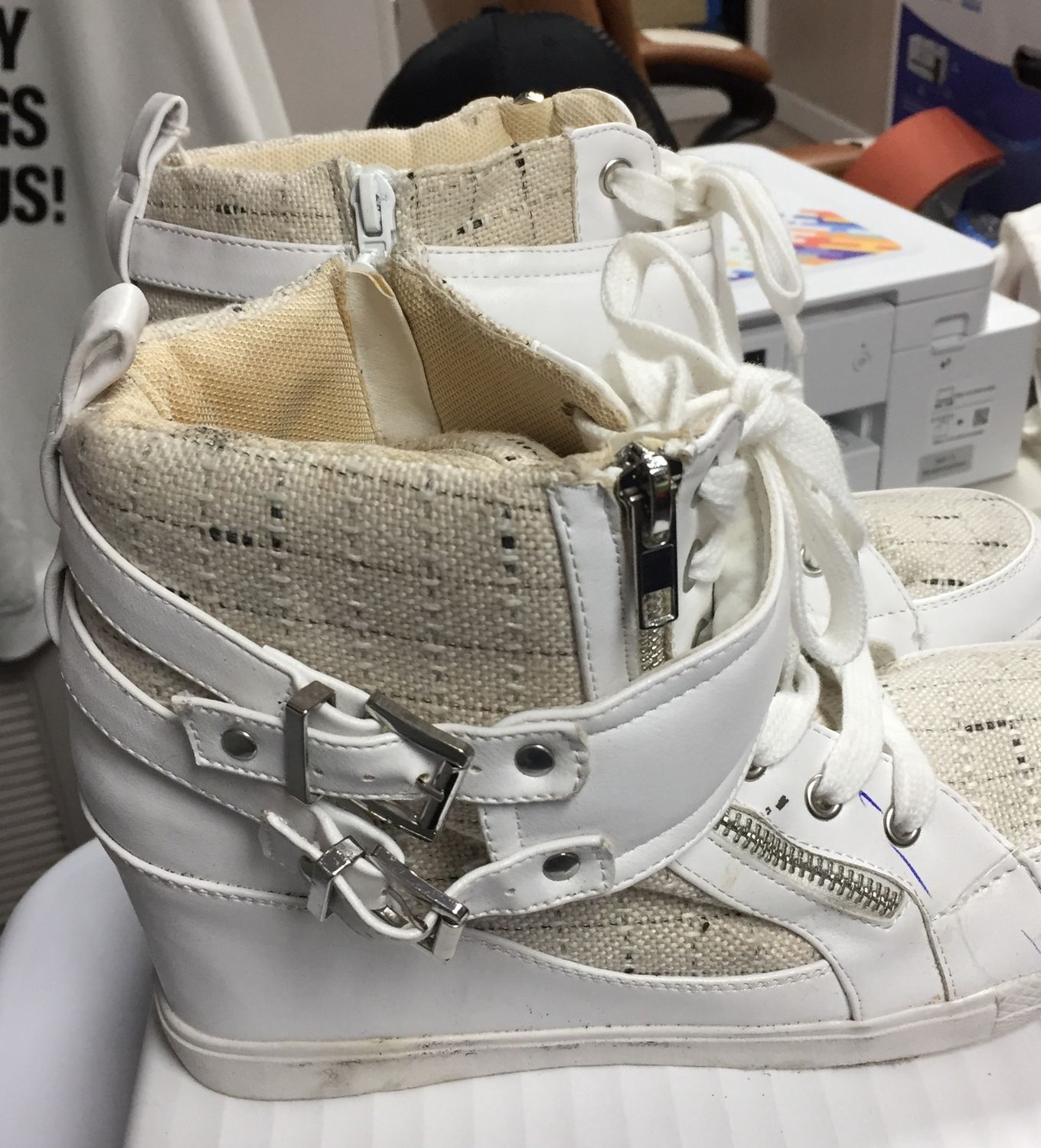 Torrid Women Zip lace up  Boot Pre- owned size 9W