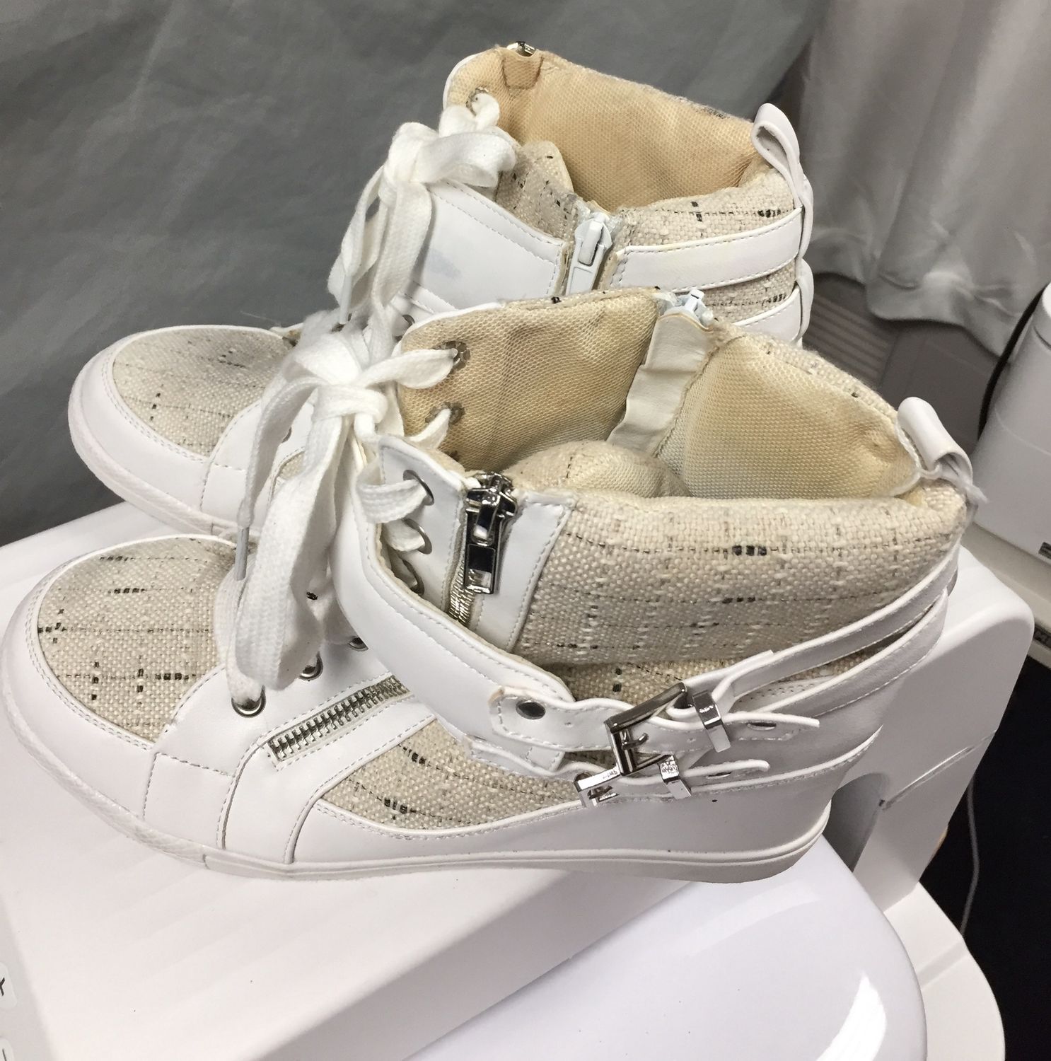 Torrid Women Zip lace up  Boot Pre- owned size 9W