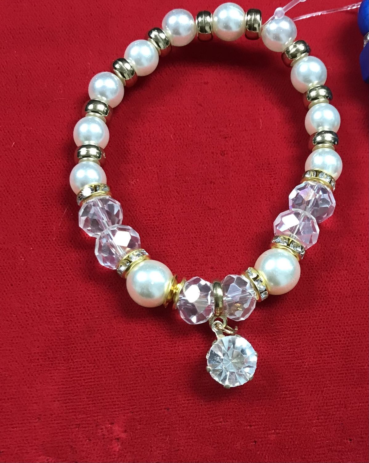 Fashion Beads Bracelet with white gemstone Pendant