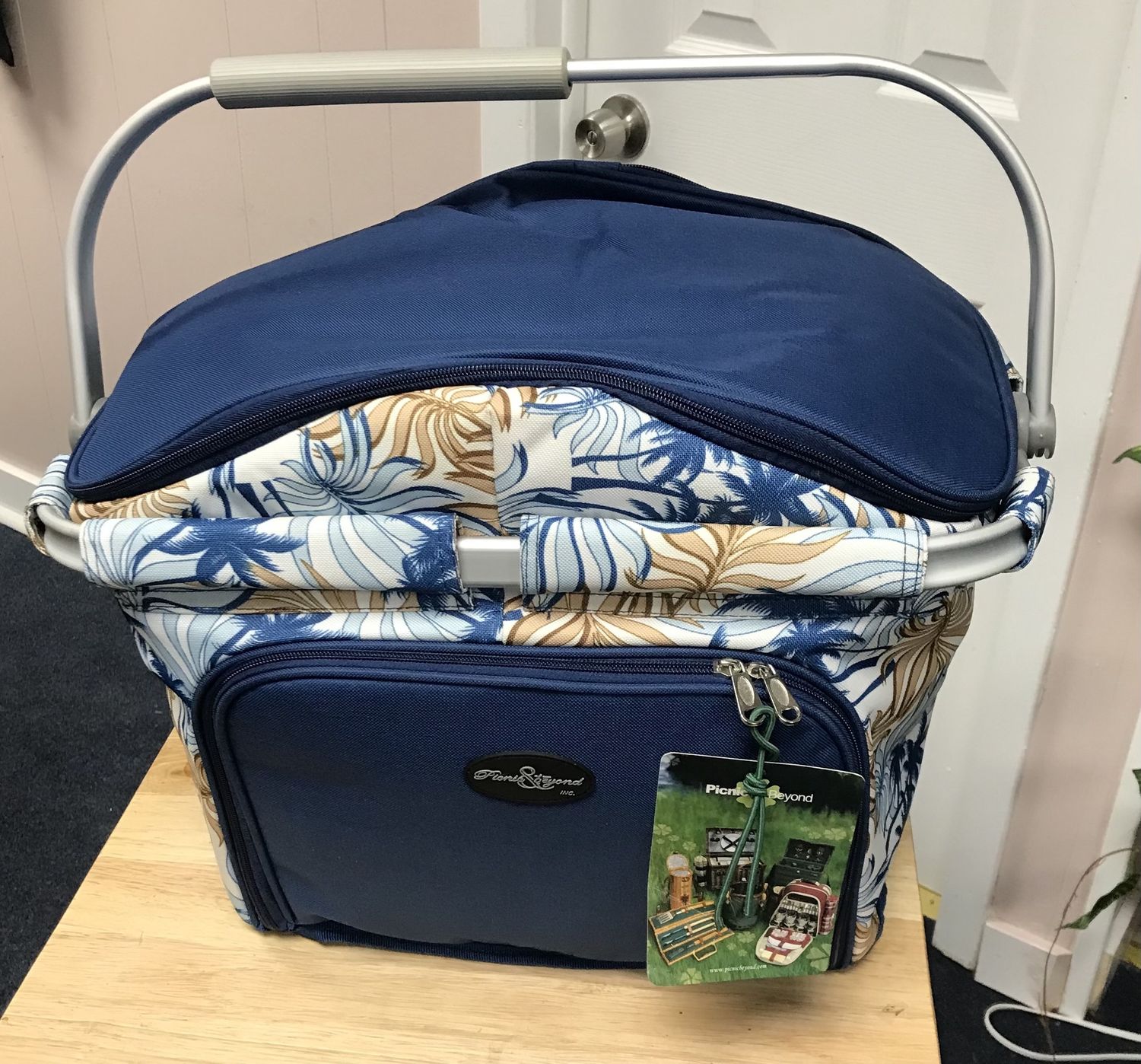 Picnic Bag with complete cutlery set for 4 people