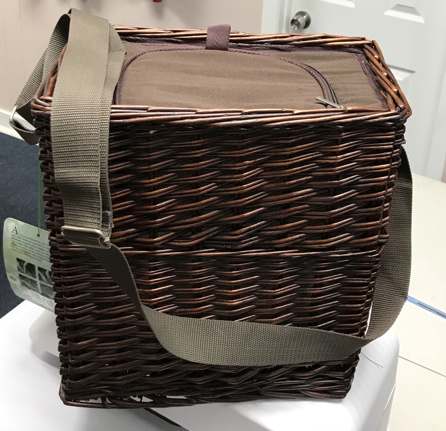 Zipped and Insulated Picnic Cooler with a shoulder Strap