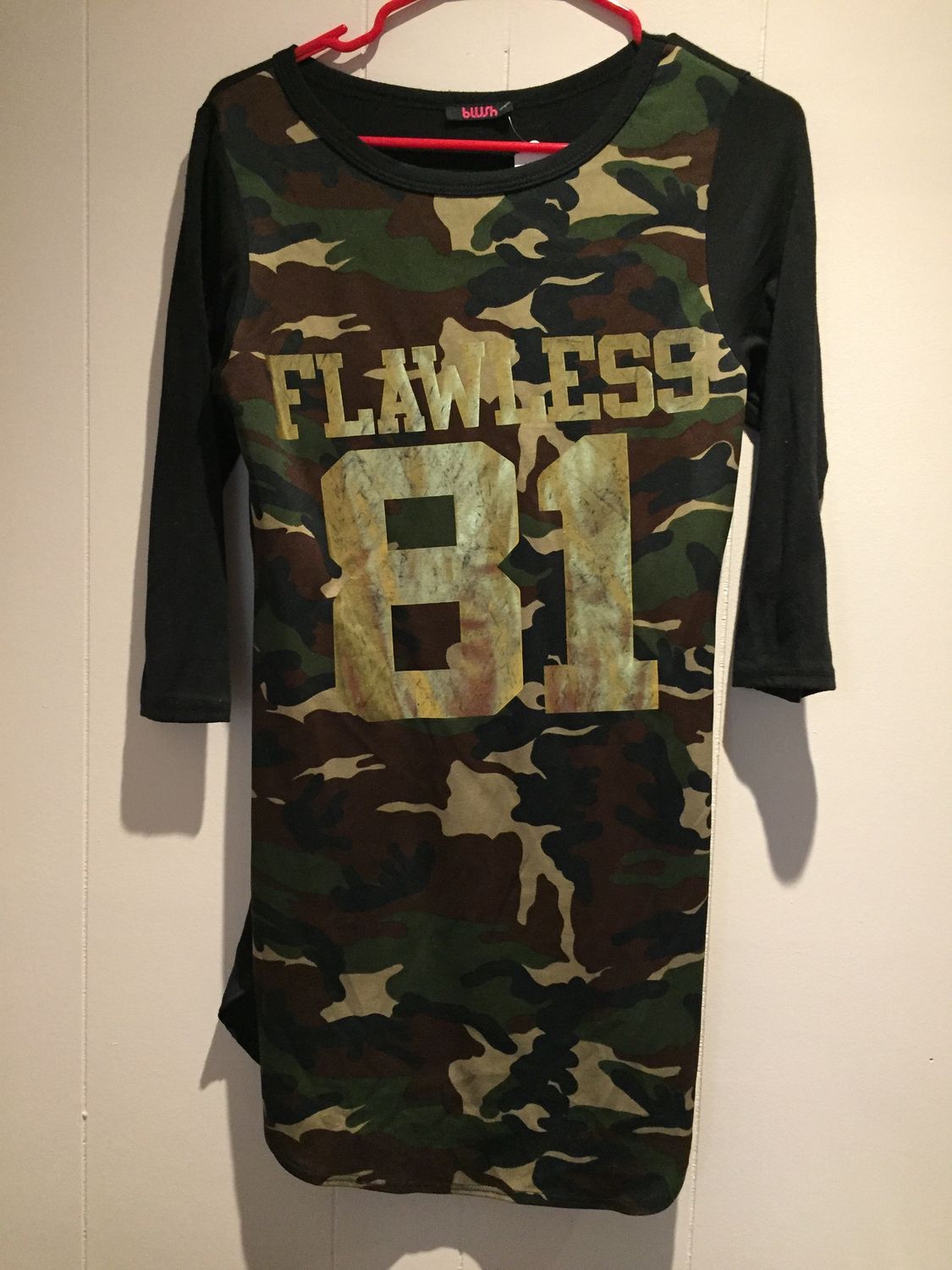 Men’s Top/Shirt:Llawless 81