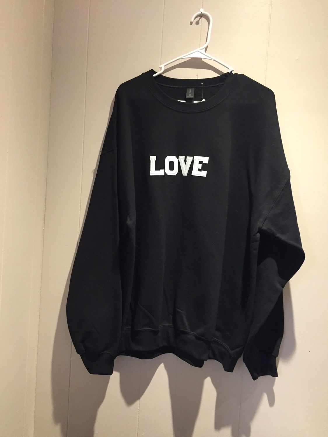 Men’s Top/Shirt: LOVE XL