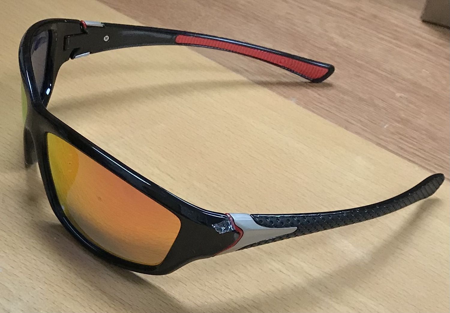 Sunglasses Polarized for men. Has UV Protection  for Cycling,fishing,,Driving.