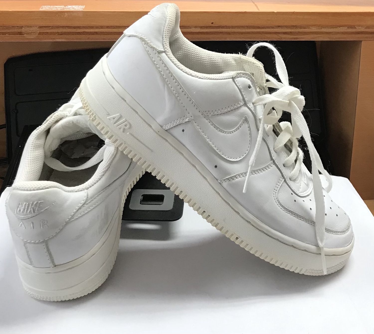 Nike Air Sneakers Lace up 6.5 White