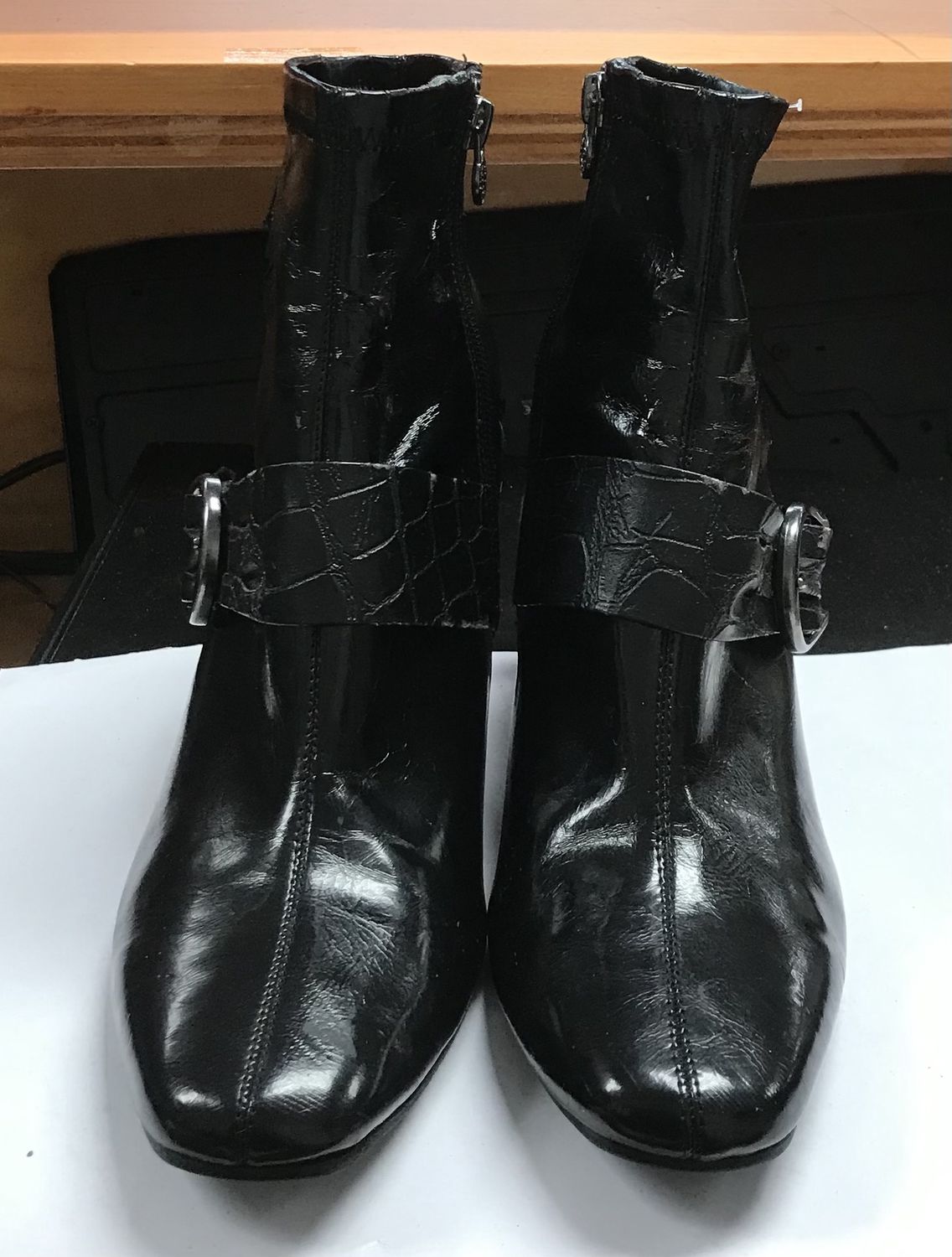 Women’s Shoe with side buckles size 9.5