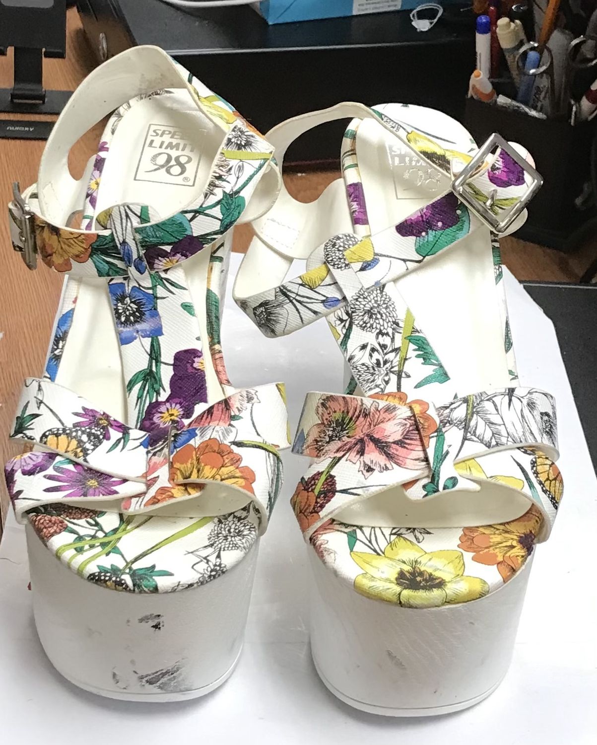 Lady’s Platform Shoes Speed Limits 98 size 9