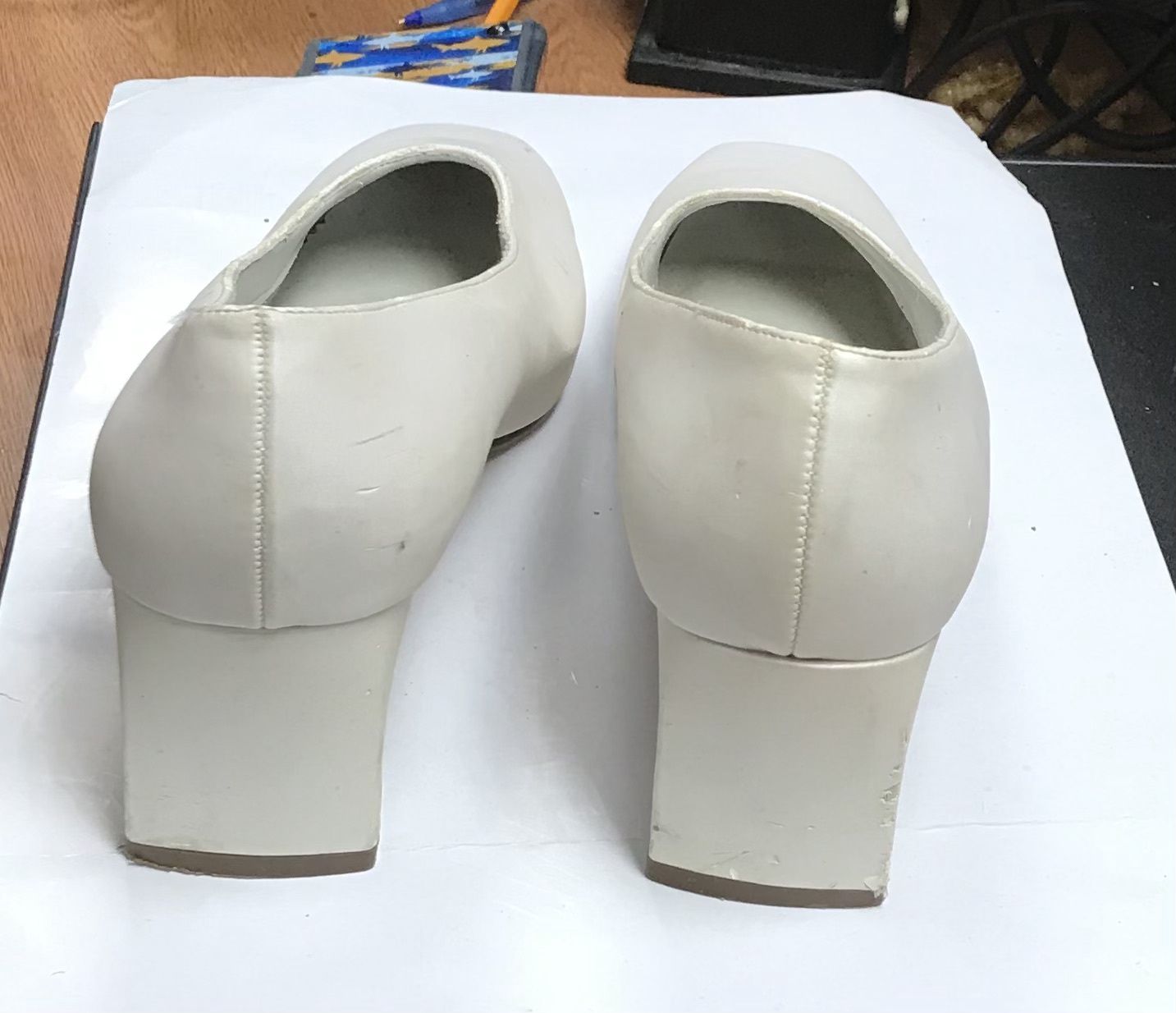 Lady’s Shoe White Size8.5