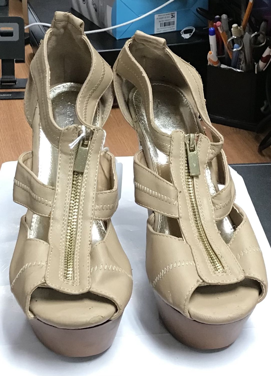 Lady’s Shoes BrownZipped UpperOpen Toes size 9