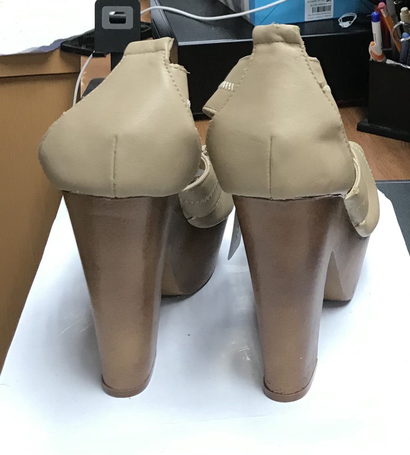 Lady’s Shoes BrownZipped UpperOpen Toes size 9