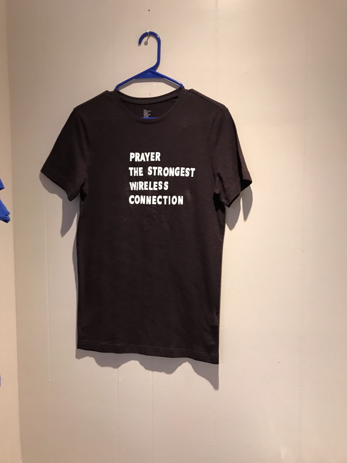 Design T-shirt Prayer the strongest wire connection