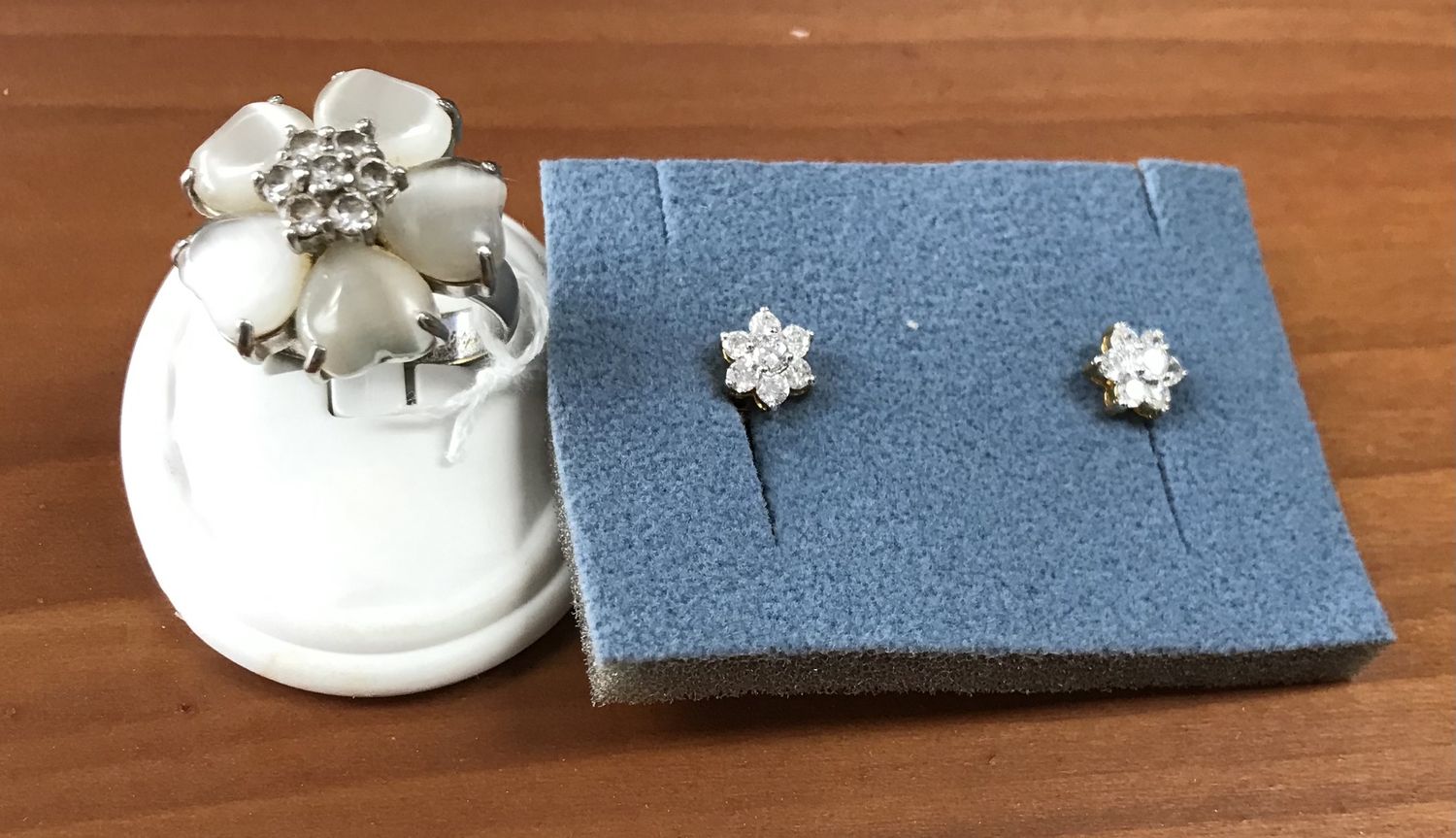 Lady’s stud earring and Silver Ring with pearls Size 7