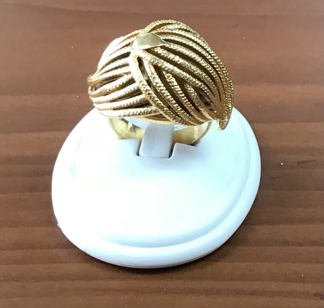 Costume Ring gold size 6.5