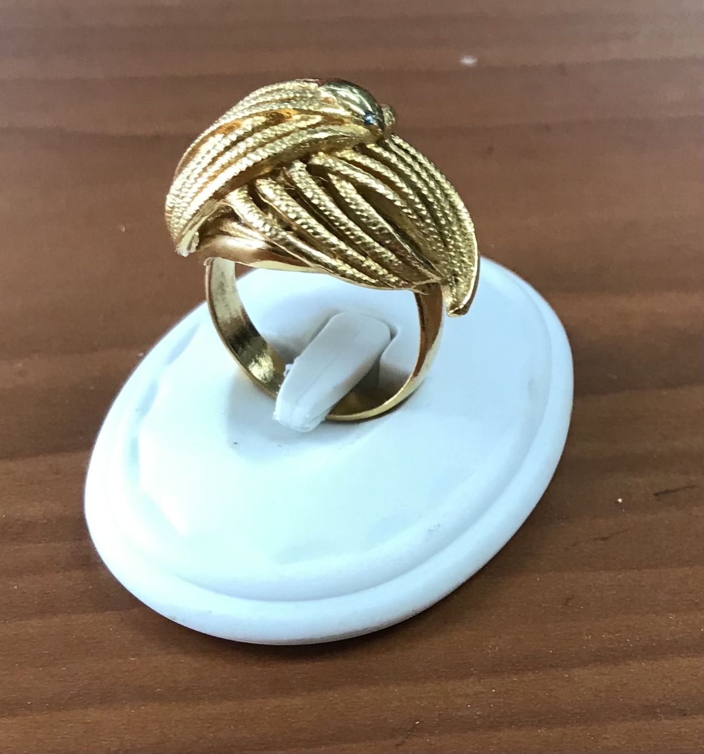 Costume Ring gold size 6.5