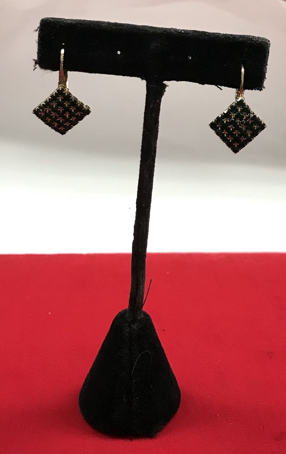 Fashion hooked Earrings with Green Gemstones