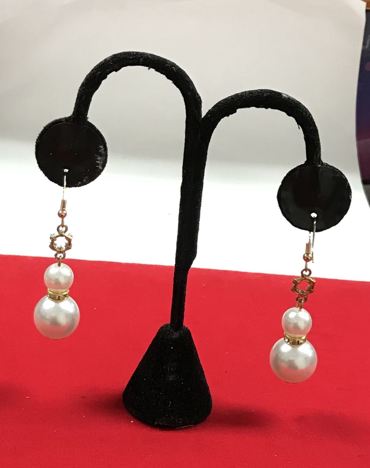 Fashion Pearl Dangling Earrings