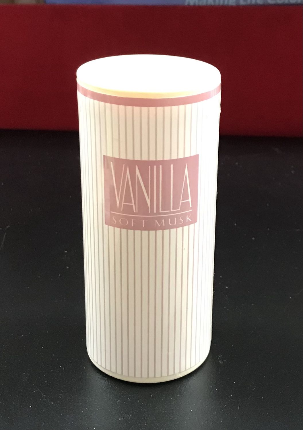 Avon VANILLA Soft Musk Shimmering Body Powder