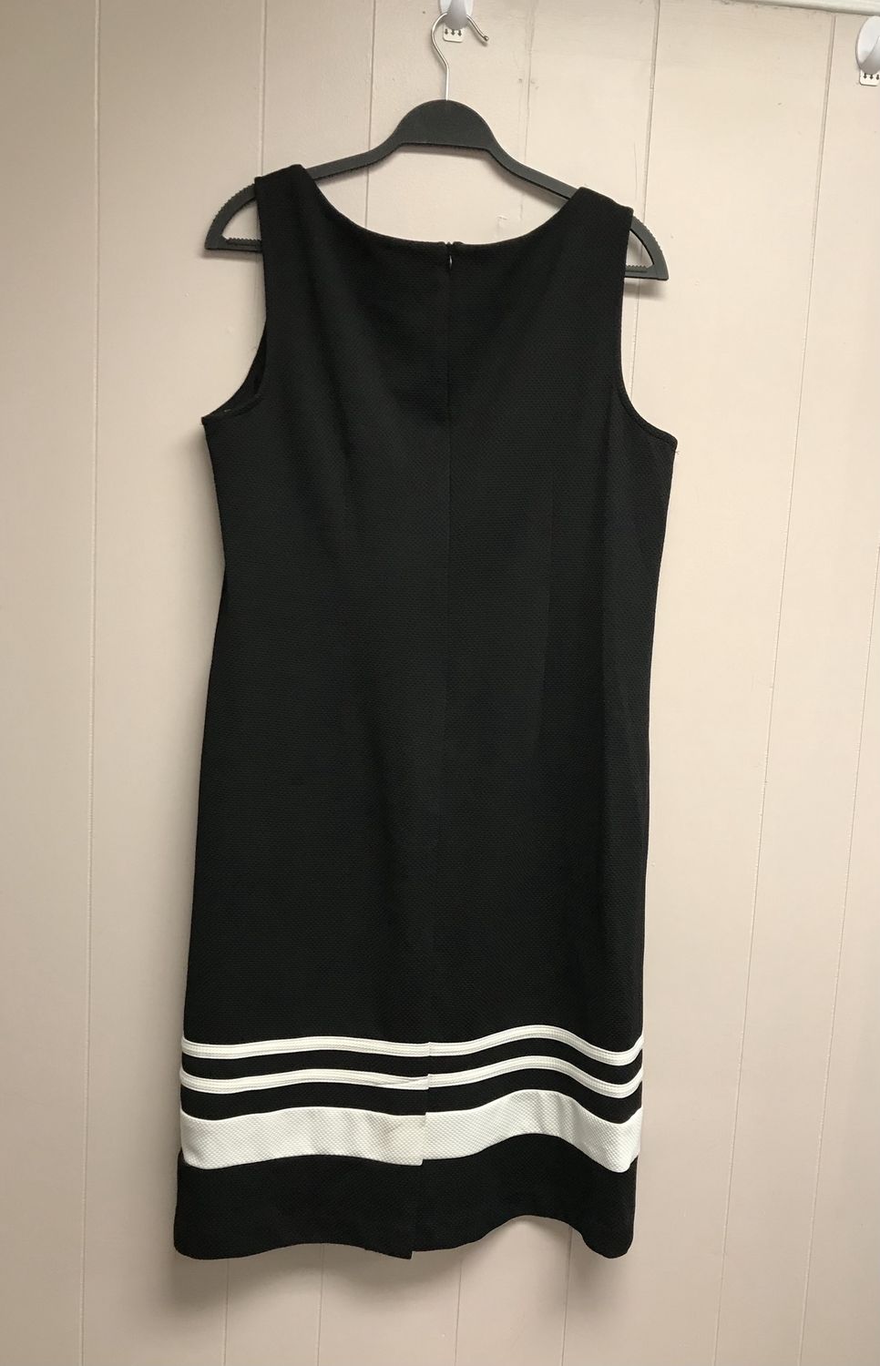 Women’s Dress Sleeveless by Maya Brooks  14W