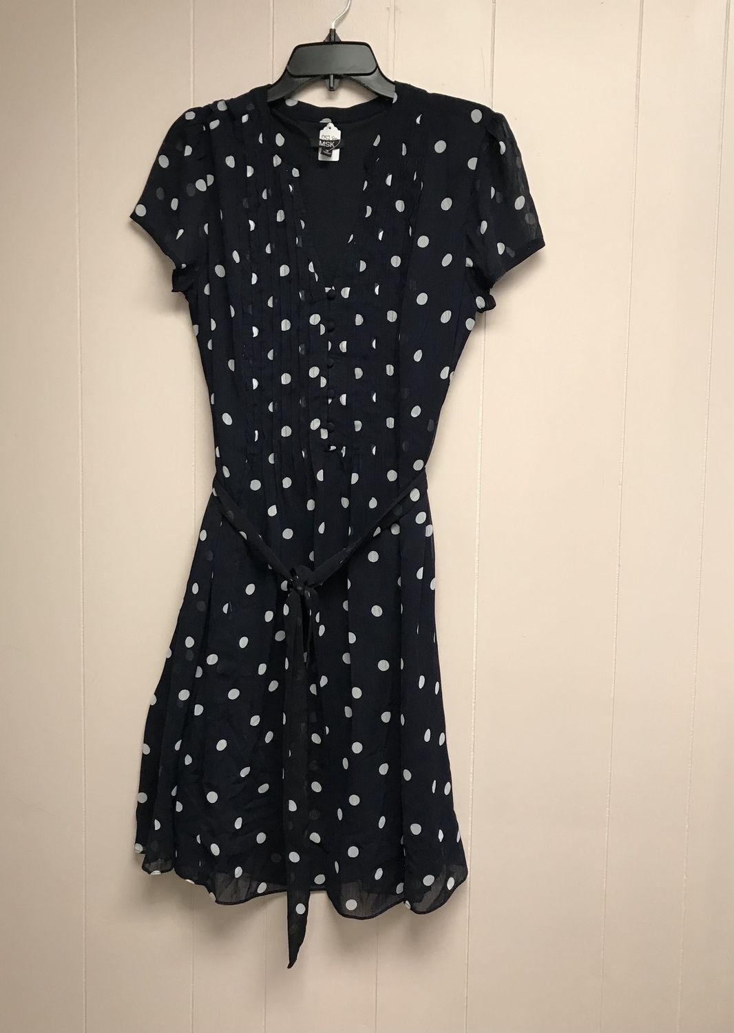 Lady’s Dotted Dress Button  front Size 14