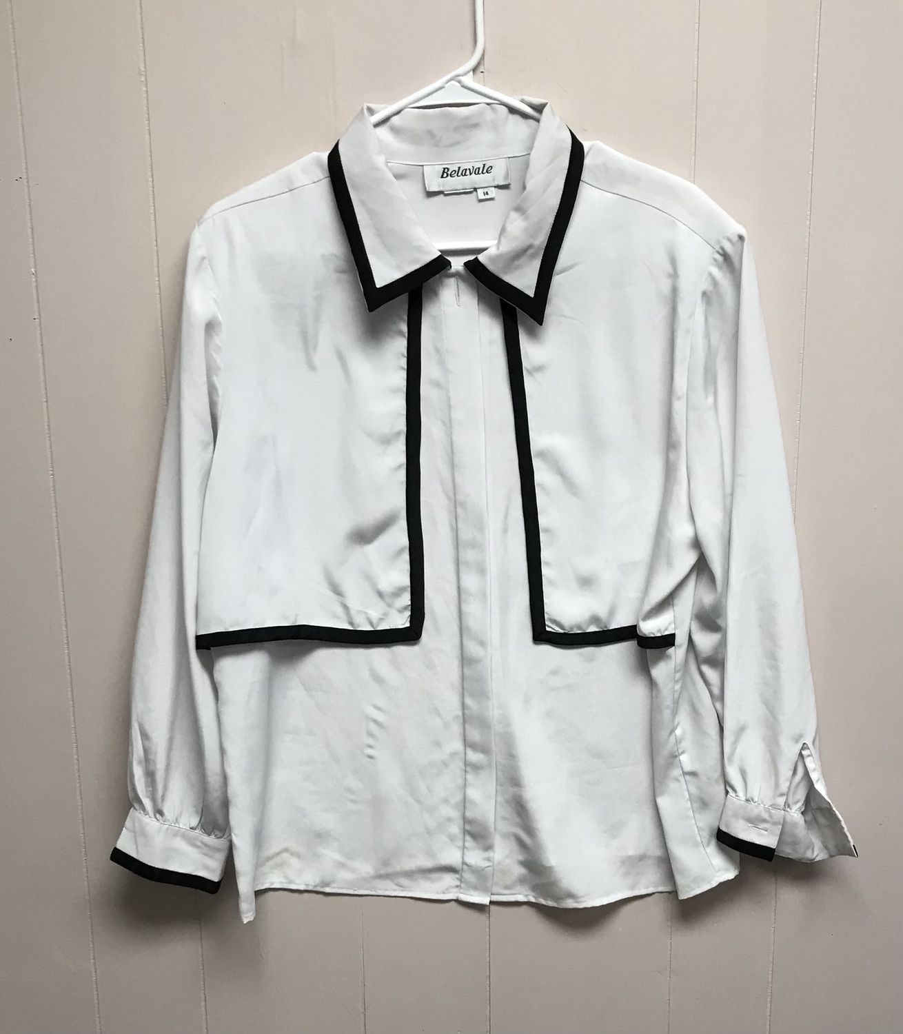 Women’s Blouse White Size 14