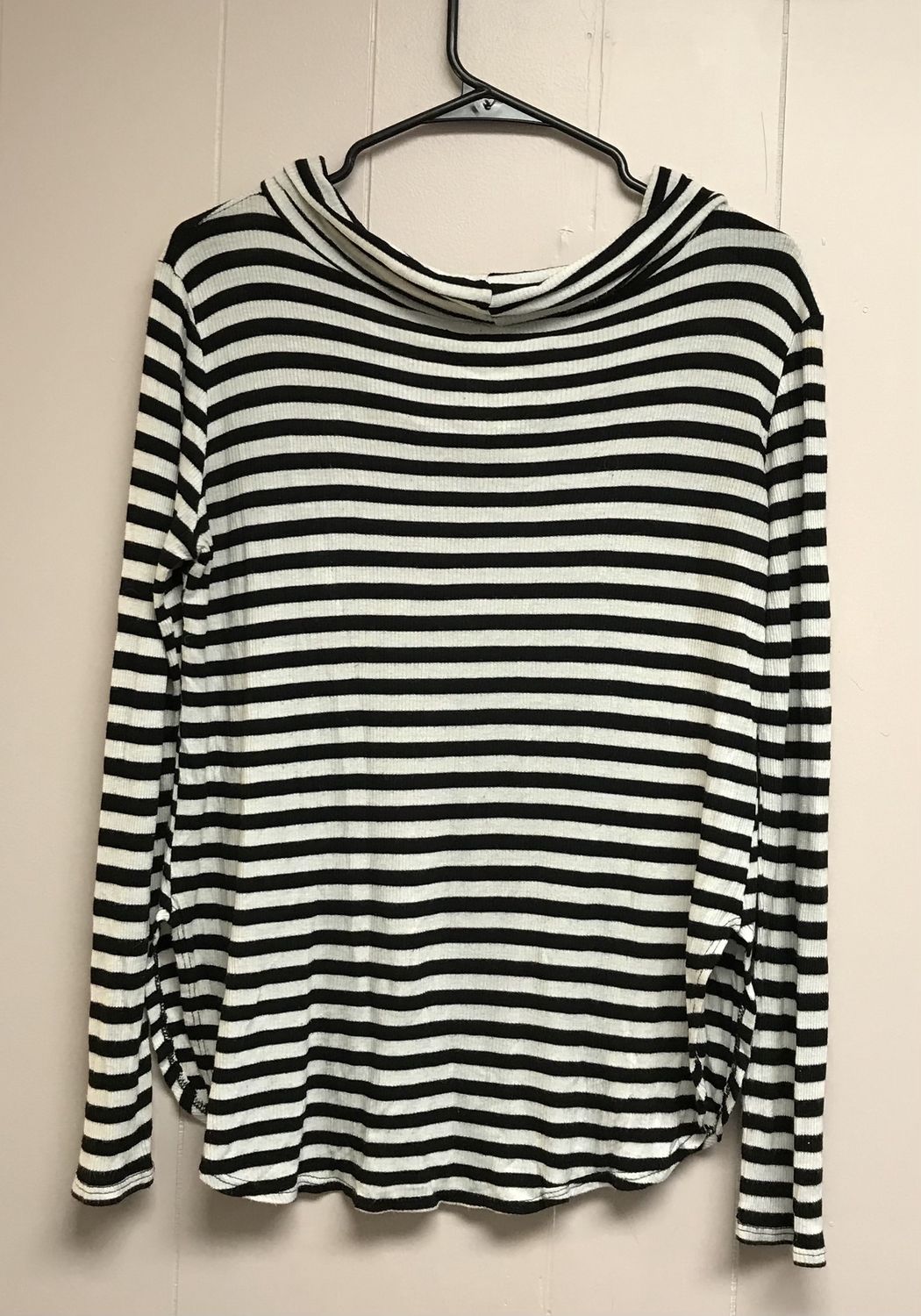 Beware Long Sleeves Top Large