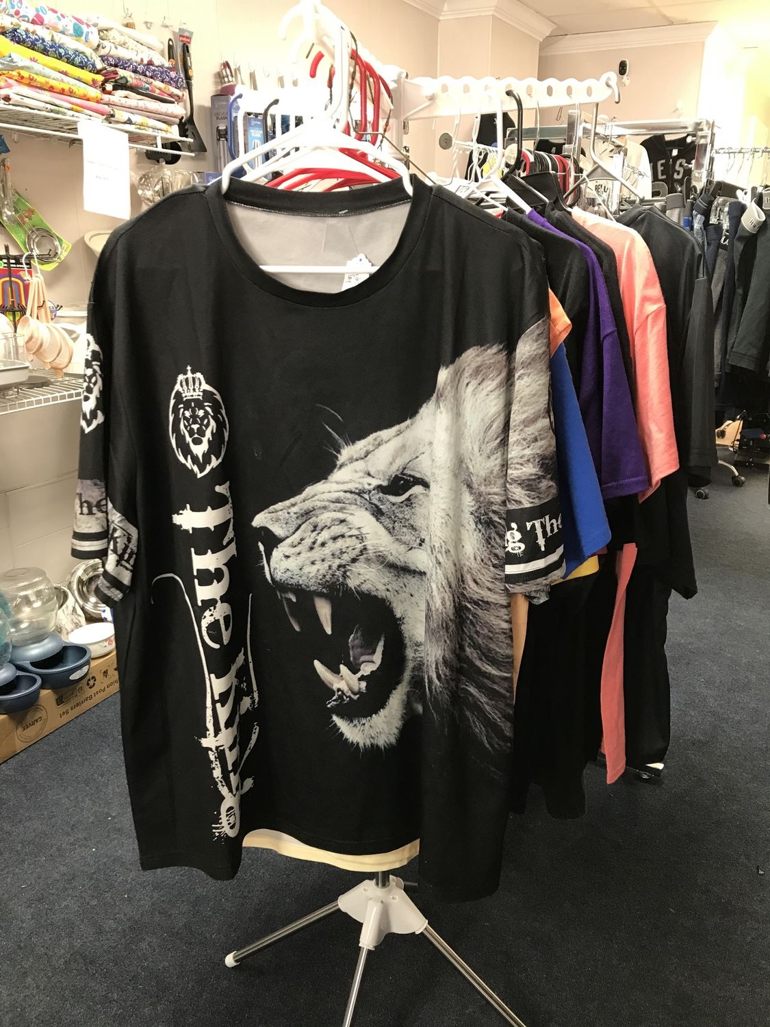 LION DESIGNED T-Shirt