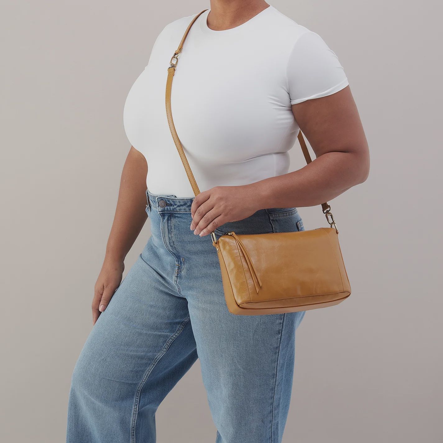 Hobo Darcy Carry-All Crossbody