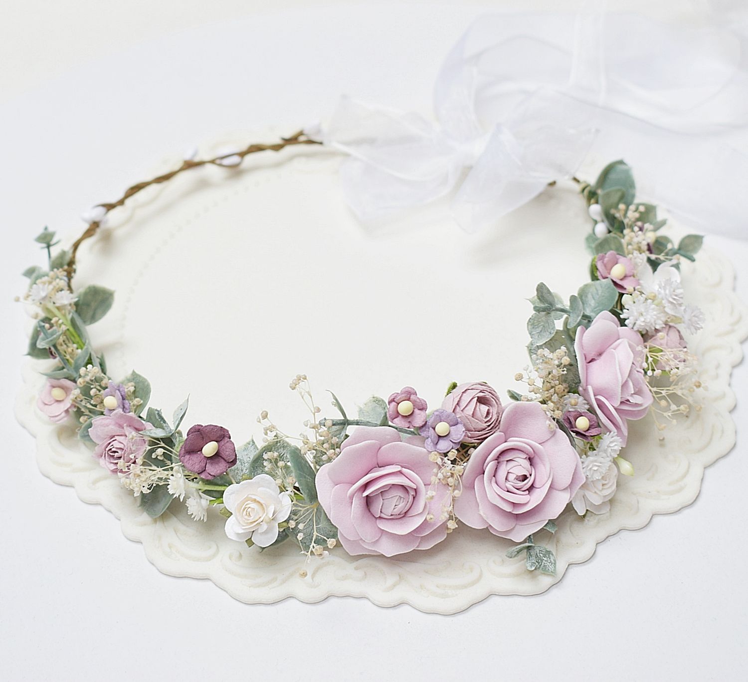 Wianek komunijny asymetryczny fiolet, biel zieleń.