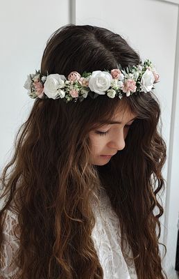 Wianek komunijny biel , pudrowy róż, zieleń