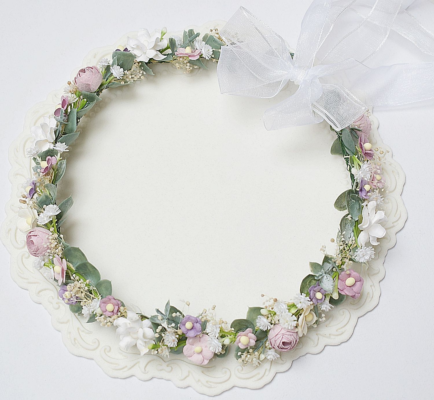 Wianek komunijny fiolet/lilia drobne listki eukaliptusa.