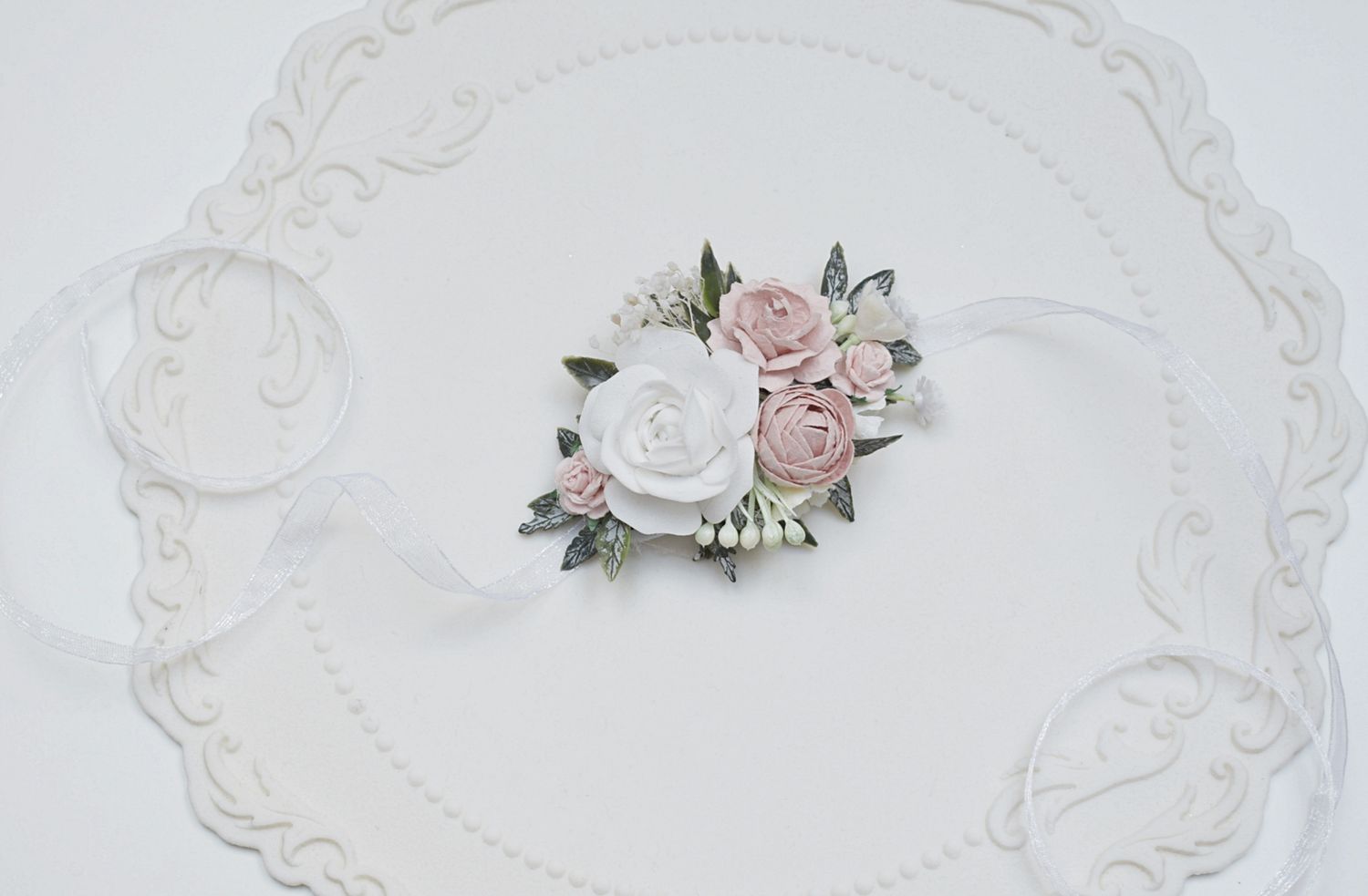 Bransoletka na rękę, komunia,  wesele. Biel, zieleń, róż