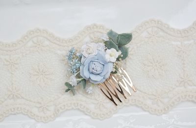 Mini grzebyk kwiatowy, komunia, ślub, biały tydzień-błękit, biel