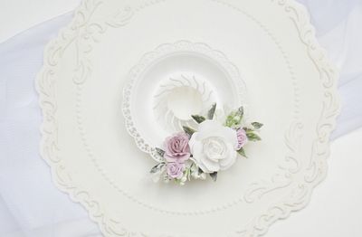 Ozdoba  na świecę z okapnikiem - biel fiolet/liliowy