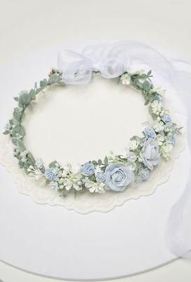 Wianek komunijny asymetryczny jak żywy, błękit biel