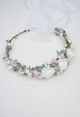 Wianek komunijny  biel fioletowo liliowy, eukaliptus.