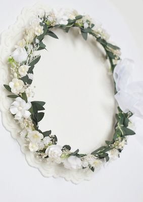 Wianek komunijny z gałązkami naturalnymi eukaliptusa biel zieleń