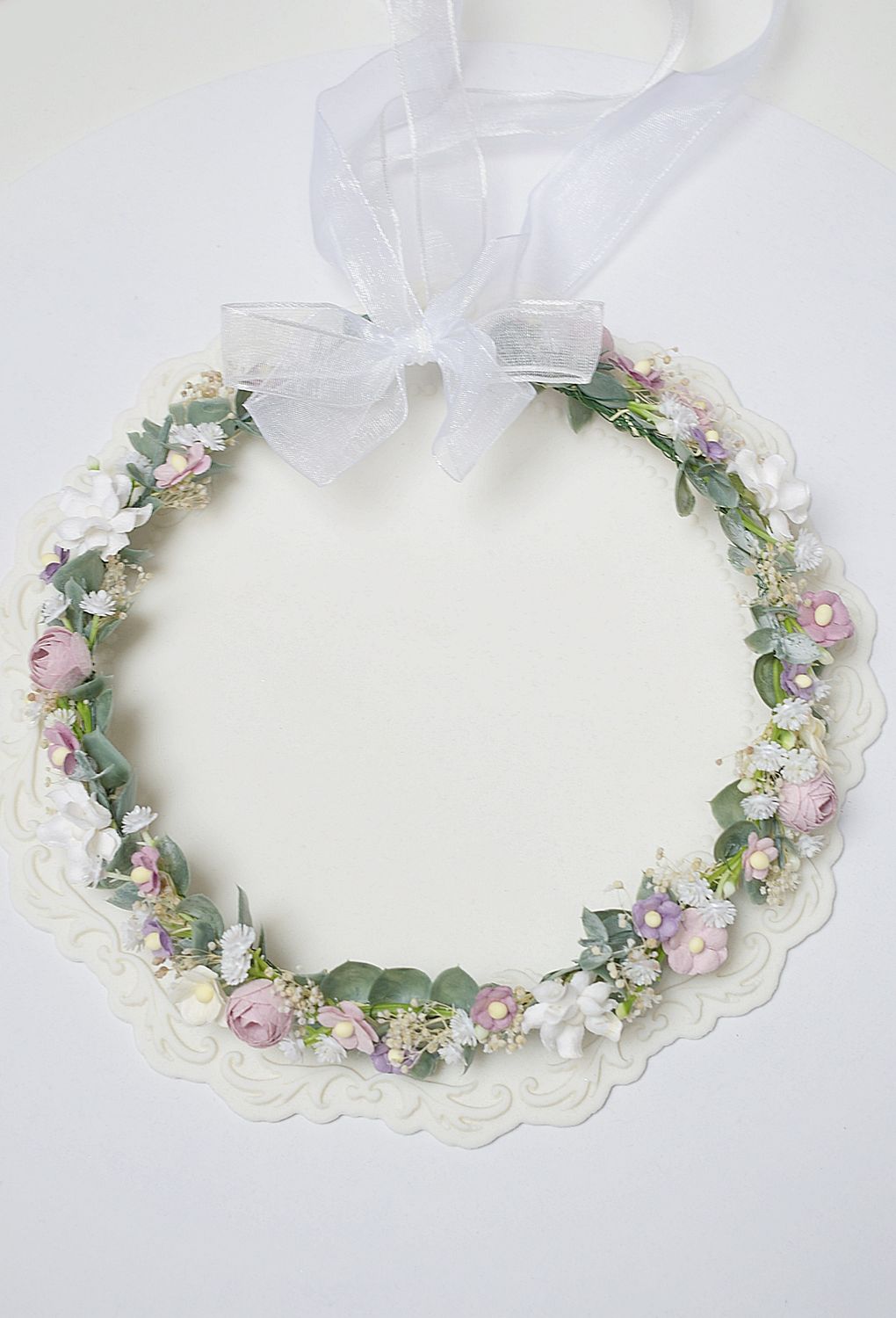 Wianek komunijny fiolet/lilia drobne listki eukaliptusa.