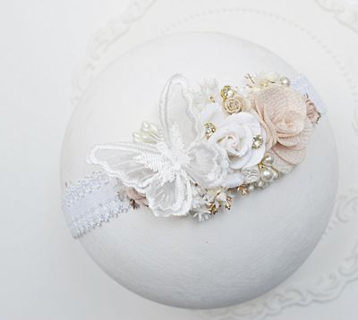 Wianek , opaska na chrzest z motylkiem