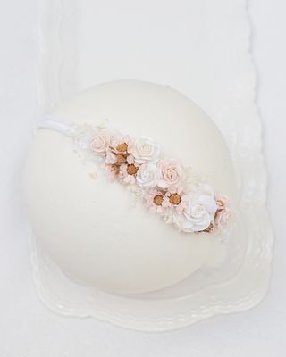 Wianuszek na chrzest boho suszone naturalne kwiatki, kremowa biel pastelowy róż