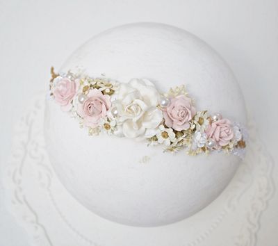 Wianuszek na chrzest boho suszone naturalne kwiatki, kremowa biel pastelowy róż złoto