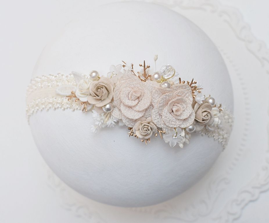 wianek dla dziewczynki, Wianek na chrzest kremowa róża beż