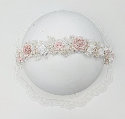 Wianuszek boho z perełkami pudrowy róż, biel