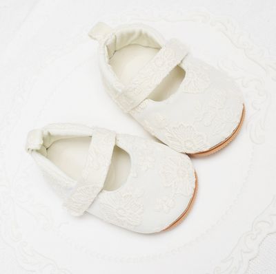 Buciki do Chrztu śmietankowe koronkowe  Rozmiar 0-6 miesięcy