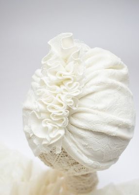 Turban koronkowy wiosna/jesień chrzest kremowy