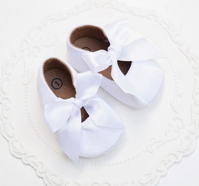 Buciki do Chrztu  białe  Rozmiar 0-6 miesięcy