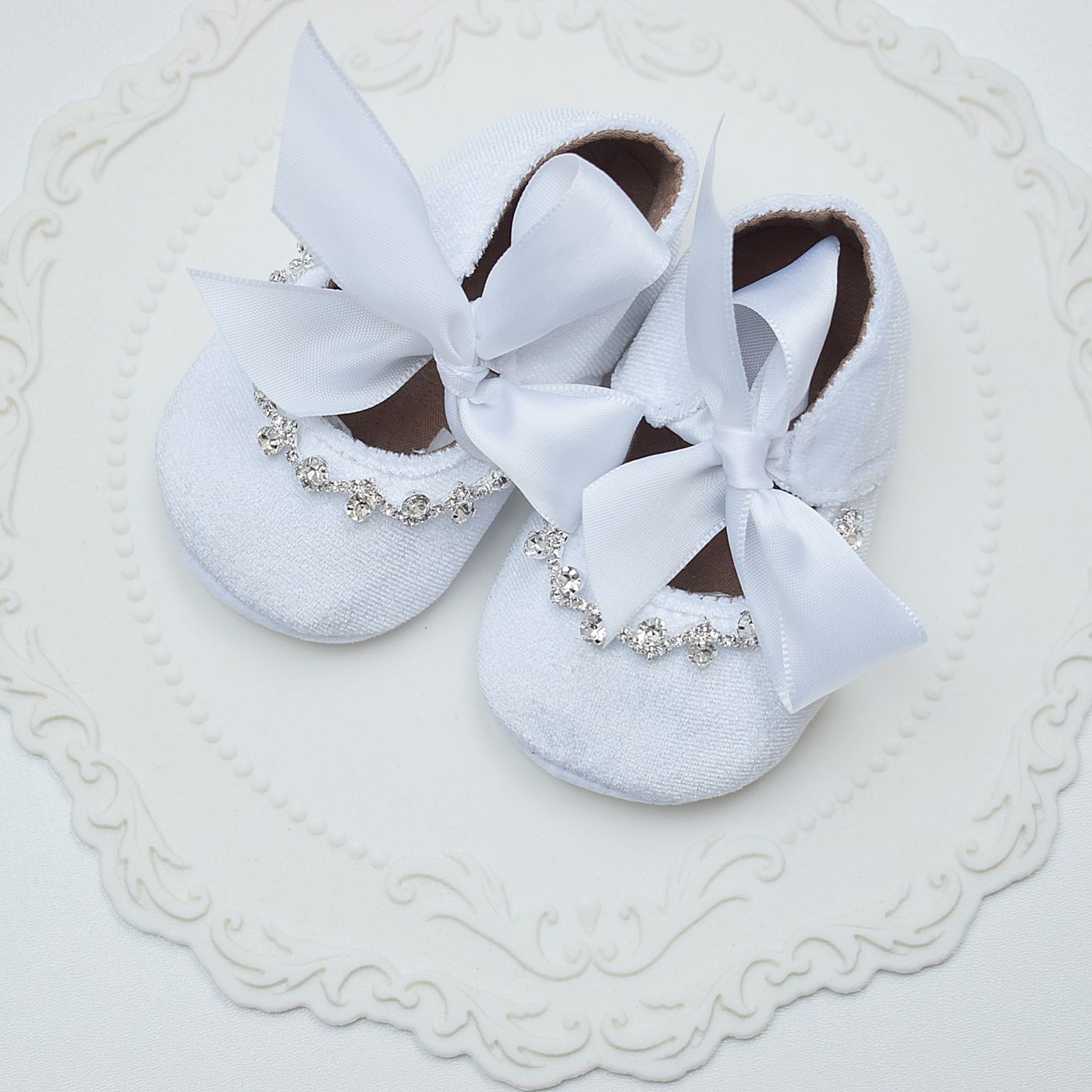 Buciki do Chrztu  biel Rozmiar 0-6 miesięcy delikatne  kryształki