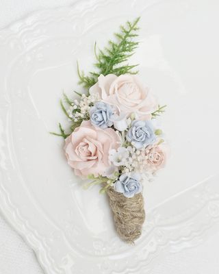 Butonierka nude pink zieleń