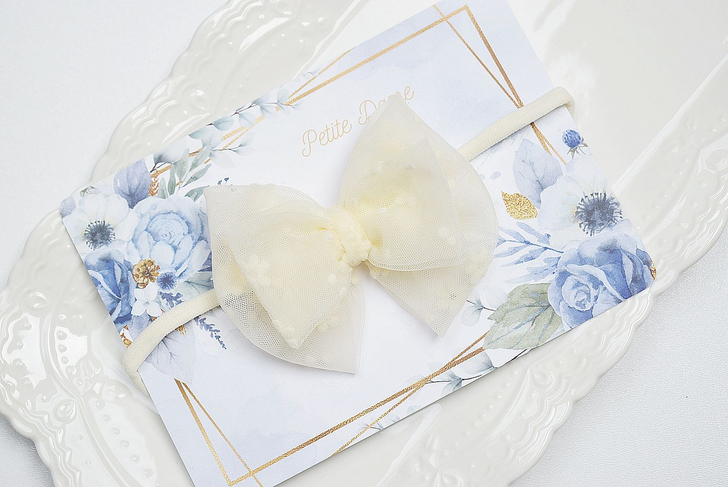 Opaska kokarda  kremowa z tiulowa z nakrapianymi kwiatkami