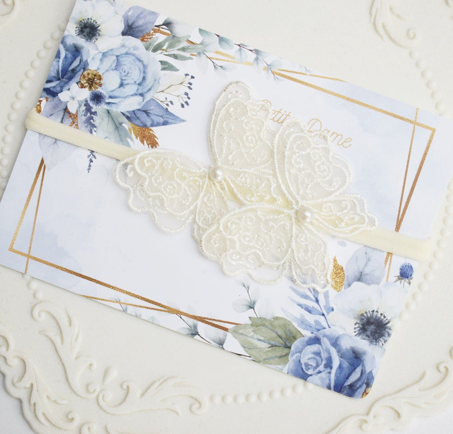 Motyle kremowe z perełką opaska/spinka