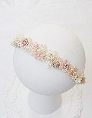 Wianuszek boho z perełkami pudrowy róż, biel